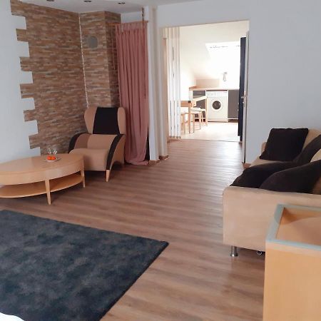 Apartment City Metzingen Ройтлинген Экстерьер фото