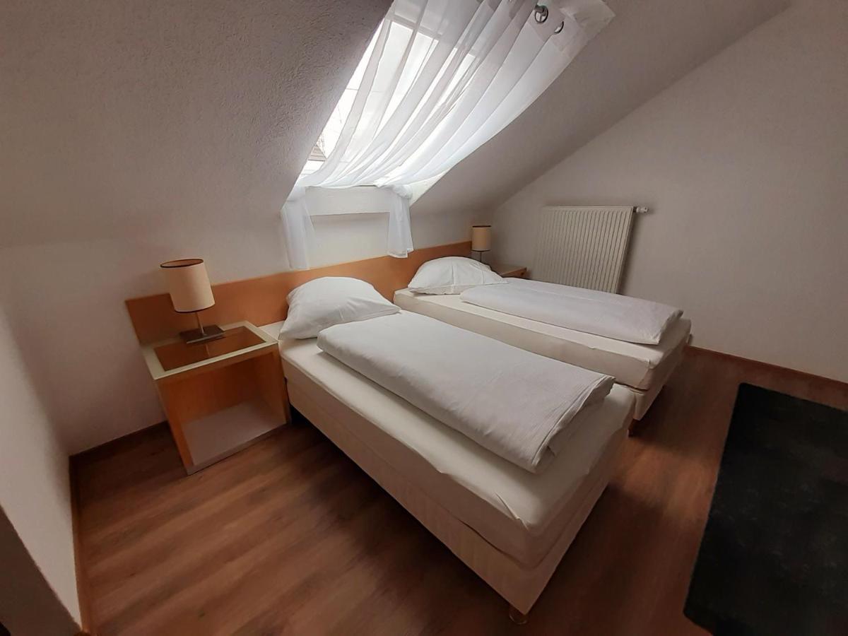 Apartment City Metzingen Ройтлинген Экстерьер фото